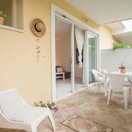 Unique On Kastellokampos Rio Beach Apartment *