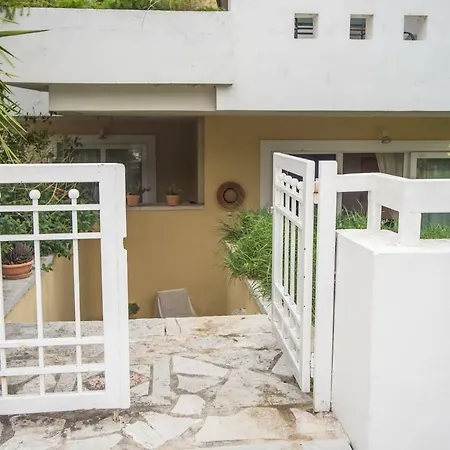 Unique On Kastellokampos Rio Beach Apartment *