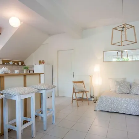 Unique On Kastellokampos Rio Beach Apartment Patras