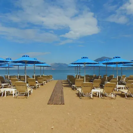 Unique On Kastellokampos Rio Beach Διαμέρισμα *
